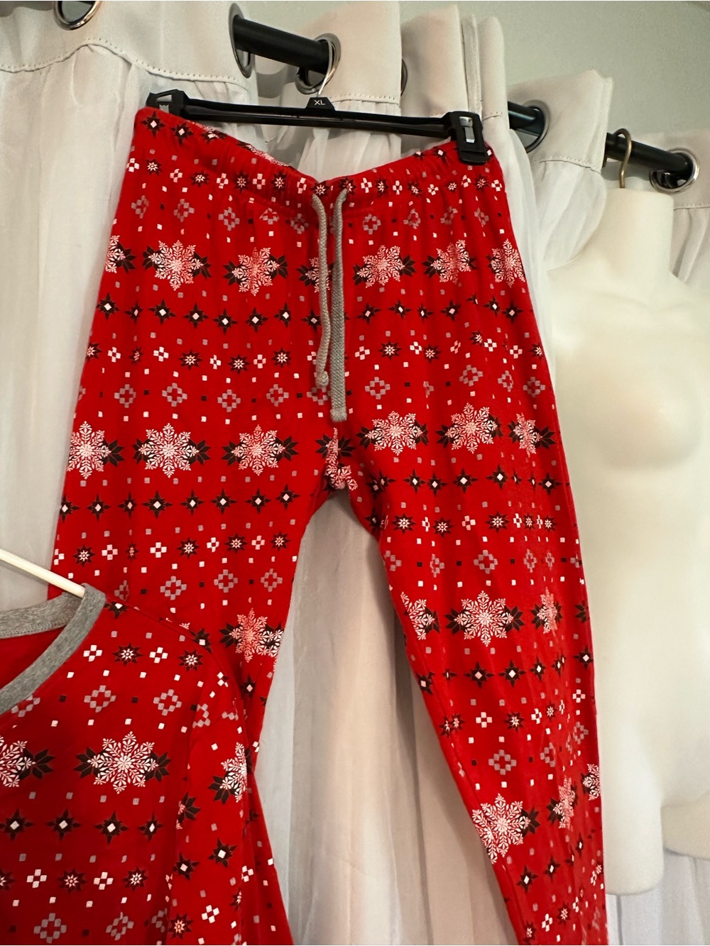Honest Baby Company Red Snowflake Henley Pajama Top and Jogger Bottoms - Picture 3 of 10